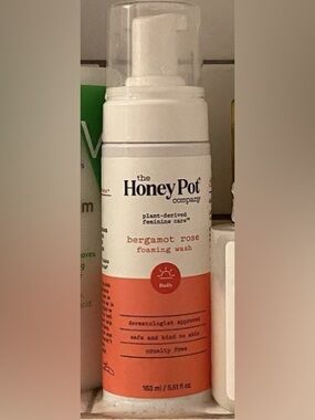 The Honey Pot Bergamot Rose Foaming Wash - Pink/Coral